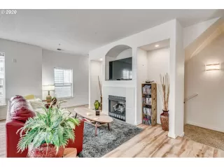 Photo #5: 20367820 Listing 