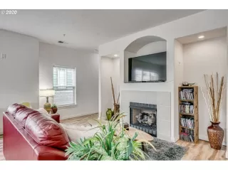 Photo #6: 20367820 Listing 