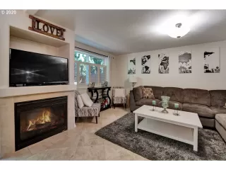 Photo #4: 20368297 Listing