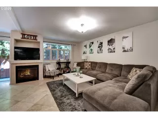 Photo #6: 20368297 Listing