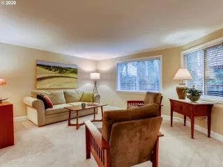 Photo #4: 20368569 Listing