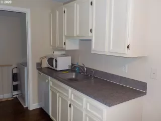 Photo #4: 20368803 Listing