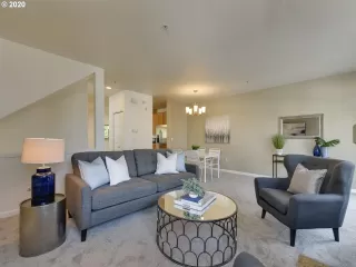 Photo #5: 20369144 Listing