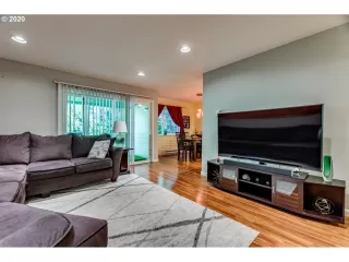 Photo #6: 20369474 Listing
