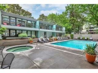 Photo #6: 20369943 Listing