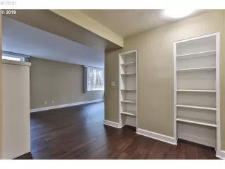 Photo #3: 20370124 Listing