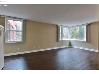 Photo #4: 20370124 Listing