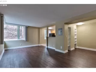 Photo #5: 20370124 Listing