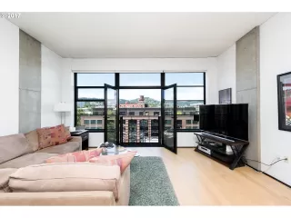 Photo #2: 20370126 Listing 