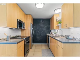 Photo #4: 20370978 Listing