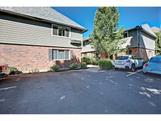 Photo #1: 20371733 Listing