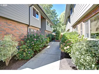 Photo #2: 20371733 Listing