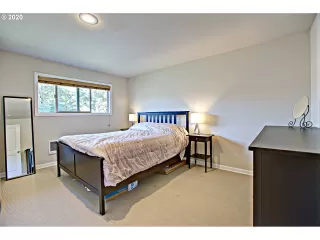 Photo #4: 20371733 Listing