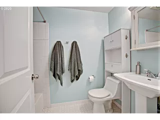 Photo #5: 20371733 Listing