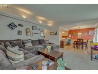 Photo #2: 20371909 Listing 