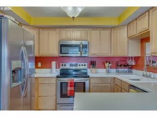 Photo #5: 20371909 Listing 