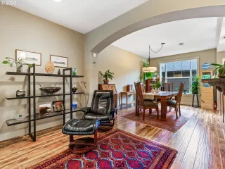 Photo #2: 20372023 Listing 