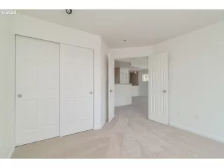 Photo #6: 20373090 Listing