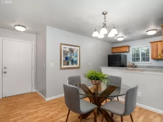 Photo #5: 20373450 Listing