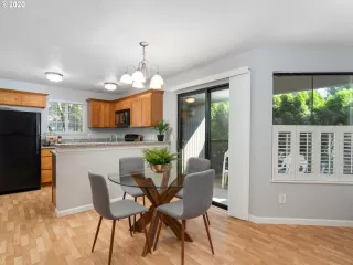 Photo #6: 20373450 Listing