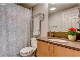 Photo #4: 20374090 Listing