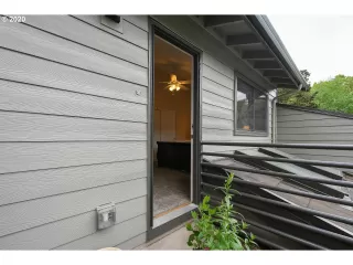 Photo #2: 20375174 Listing