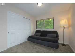 Photo #4: 20375174 Listing