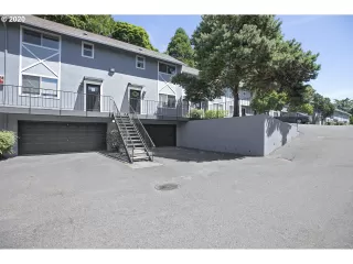 Photo #3: 20375914 Listing