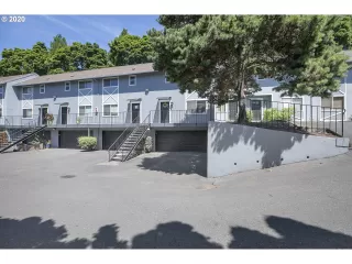 Photo #4: 20375914 Listing