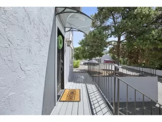 Photo #6: 20375914 Listing