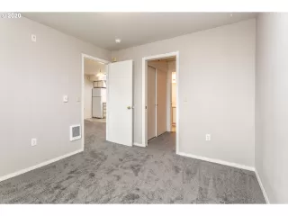 Photo #3: 20376046 Listing