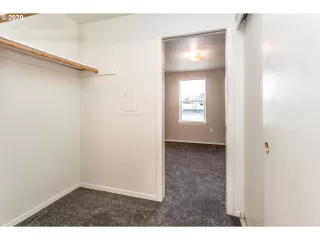 Photo #4: 20376046 Listing