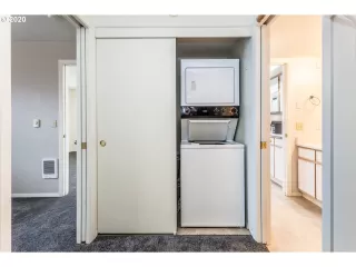 Photo #5: 20376046 Listing