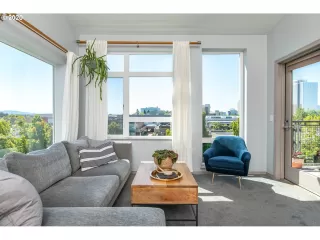 Photo #4: 20376590 Listing