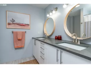 Photo #6: 20376590 Listing