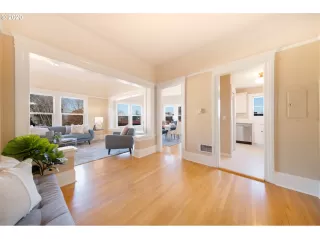 Photo #1: 20376707 Listing