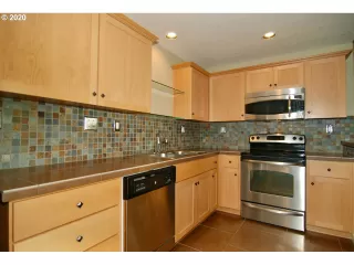 Photo #2: 20377011 Listing