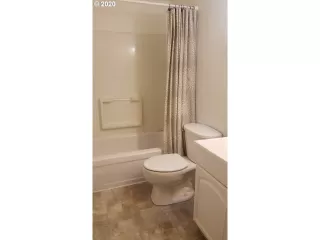 Photo #2: 20378038 Listing