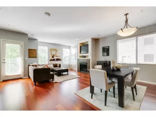 Photo #4: 20378221 Listing 