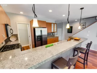 Photo #6: 20378221 Listing 
