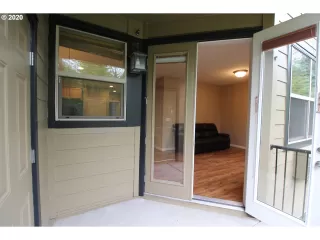 Photo #6: 20378462 Listing