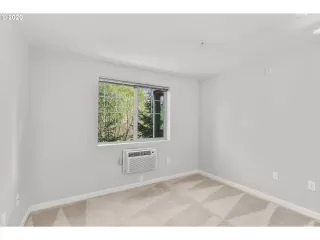 Photo #3: 20378708 Listing