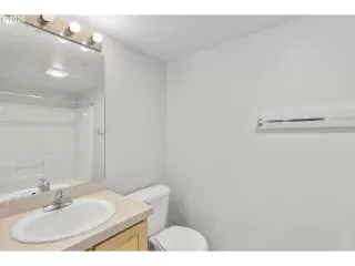 Photo #4: 20378708 Listing