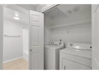 Photo #5: 20378708 Listing