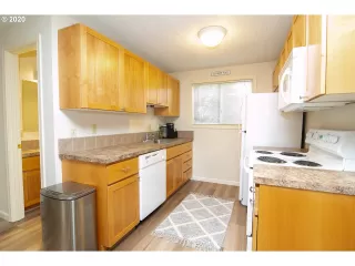 Photo #2: 20378896 Listing