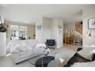 Photo #4: 203791697 Listing