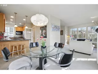 Photo #6: 203791697 Listing