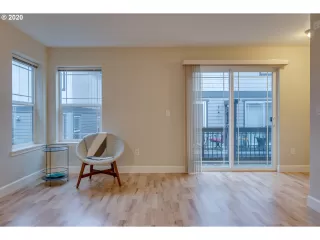 Photo #4: 20379203 Listing