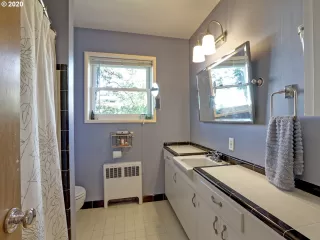 Photo #1: 20379327 Listing 