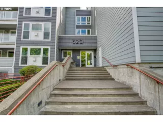 Photo #1: 20379568 Listing 